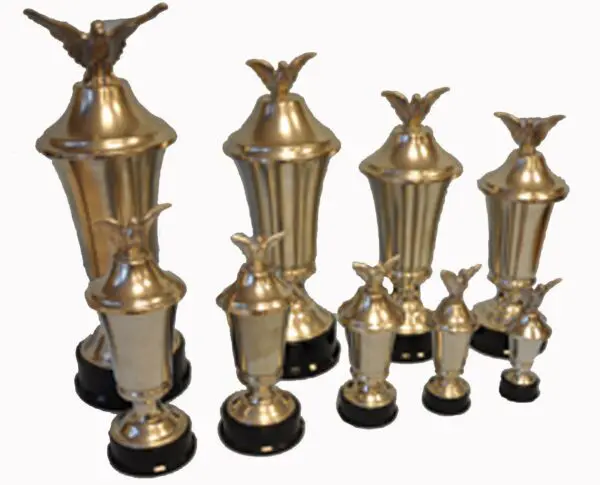Örnpokal i tenn