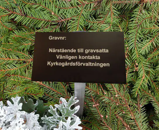 Rektangulär kyrkogårdsskylt
