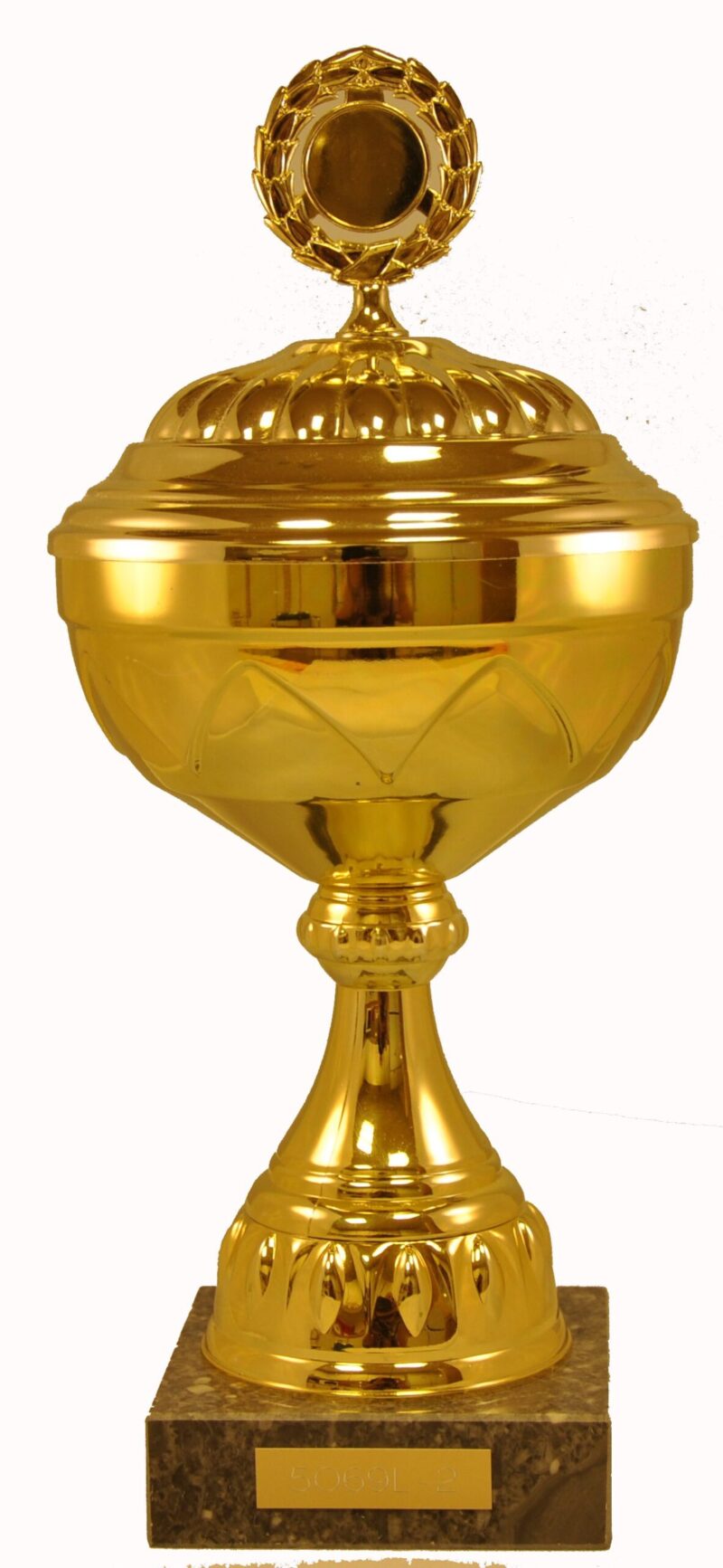Guldpokal med lock på marmorsockel