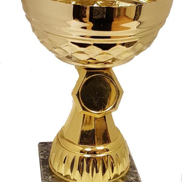 Guldpokal på marmorsockel utan lock