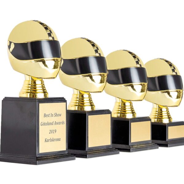 Guldhjälm på sockel