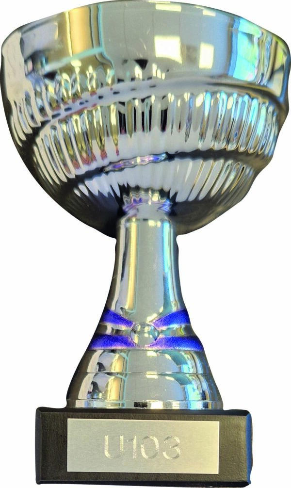U103, Silverpokal med silver/blå tratt