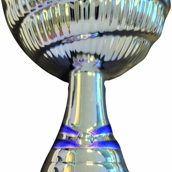 U103, Silverpokal med silver/blå tratt
